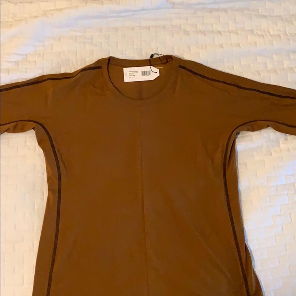 NWT Universal Standard Contrast Stitch Top